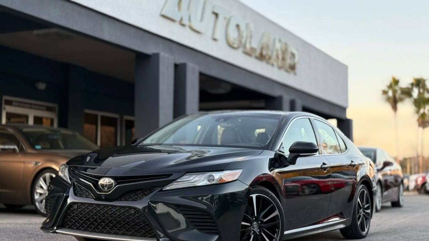 2018 Toyota Camry XLE V6 — Sedan — 111,720 mi — Jacksonville, FL