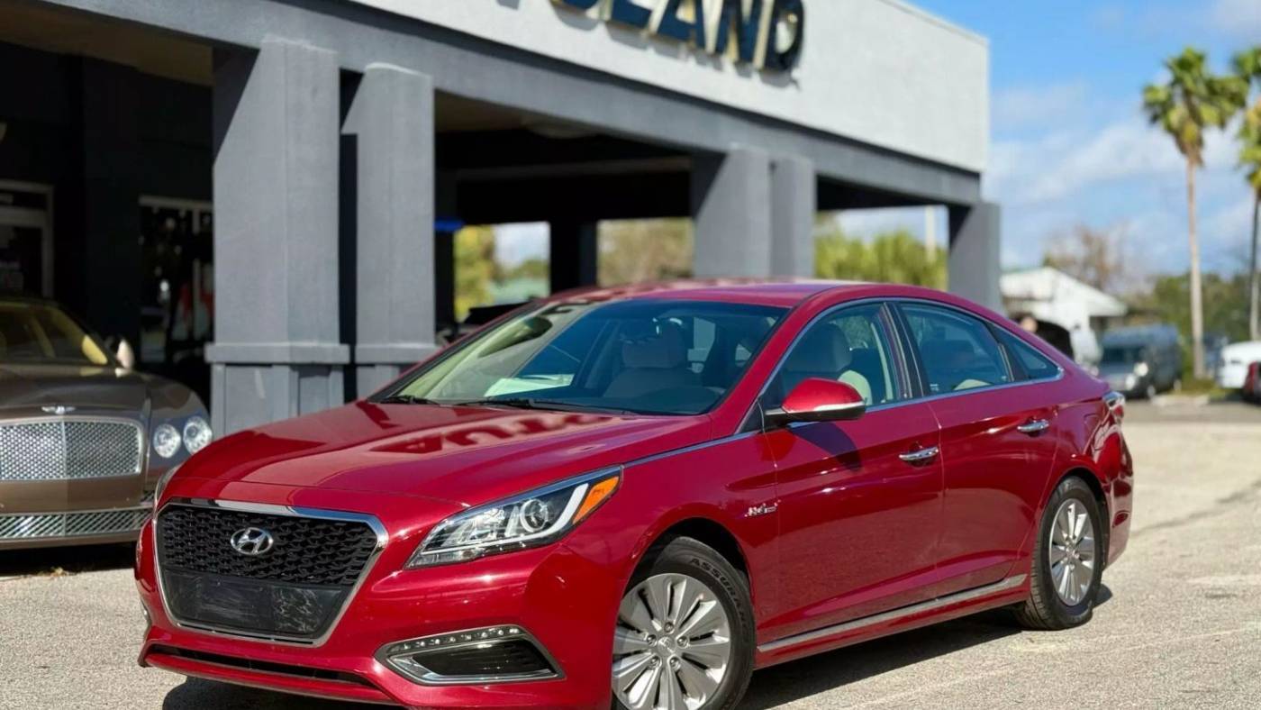 2016 Hyundai Sonata Hybrid SE — Sedan — 70,093 mi — Jacksonville, FL
