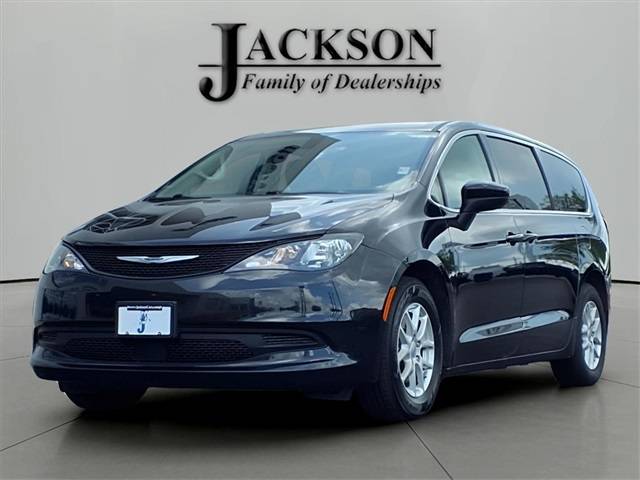 2022 Chrysler Voyager LX — Minivan — 105,041 mi — Sullivan, IL