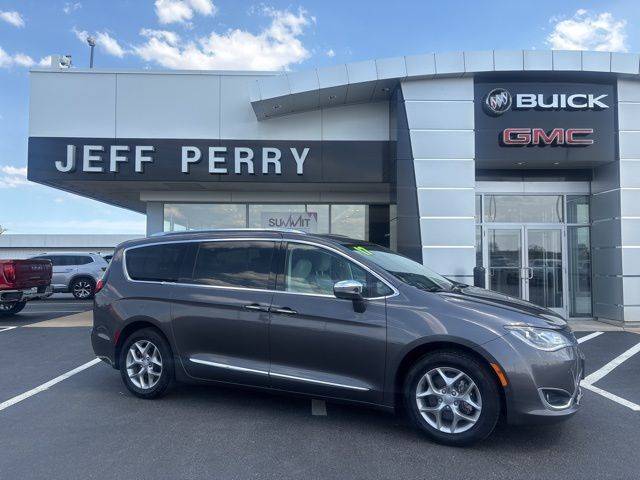 2017 Chrysler Pacifica Limited — Minivan — 130,353 mi — Peru, IL