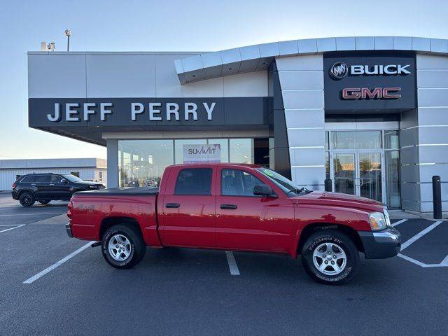 2005 Dodge Dakota SLT — Pickup Truck — 125,399 mi — Peru, IL