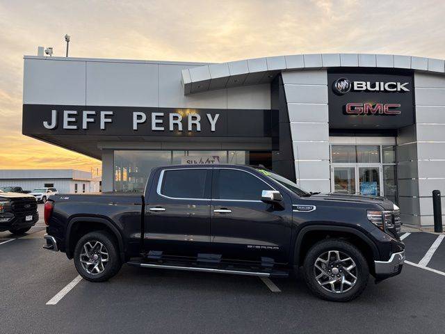 2022 GMC Sierra 1500 SLT — Pickup Truck — 27,190 mi — Peru, IL