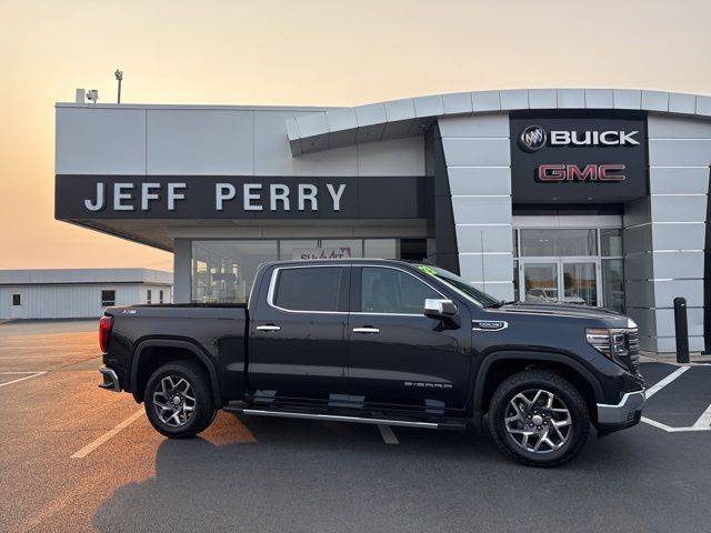 2023 GMC Sierra 1500 SLT — Pickup Truck — 40,219 mi — Peru, IL