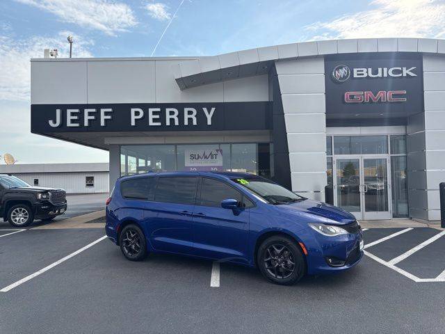 2020 Chrysler Pacifica Touring — Minivan — 84,931 mi — Peru, IL