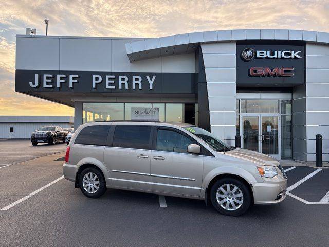 2013 Chrysler Town & Country Touring — Minivan — 108,074 mi — Peru, IL