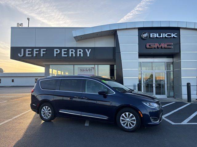 2018 Chrysler Pacifica Touring L — Minivan — 88,902 mi — Peru, IL