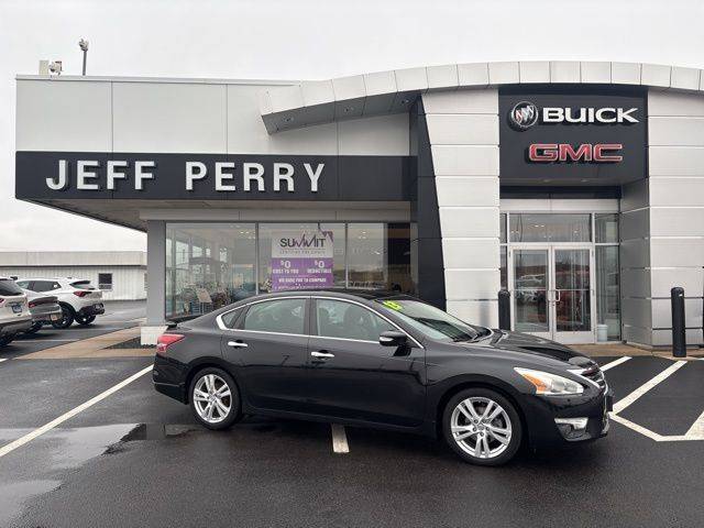 2013 Nissan Altima 3.5 SL — Sedan — 138,925 mi — Peru, IL