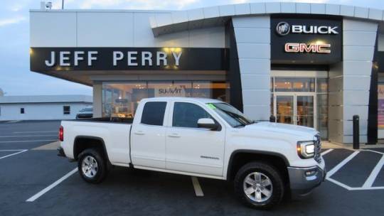 2017 GMC Sierra 1500 SLE — Pickup Truck — 102,232 mi — Peru, IL
