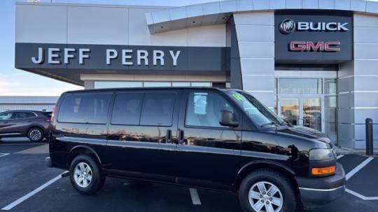 2014 GMC Savana Passenger LT — Passenger Van — 118,882 mi — Peru, IL