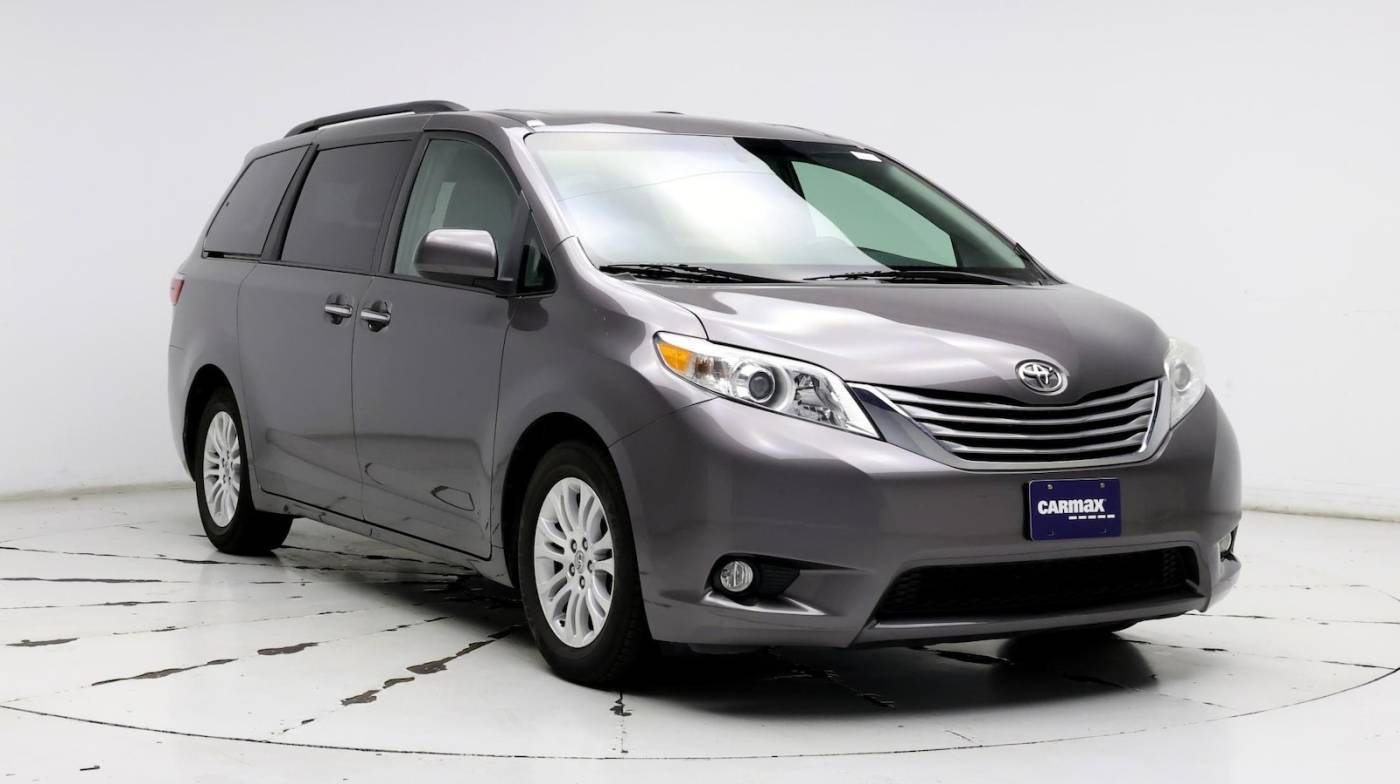 2017 Toyota Sienna XLE Premium — Minivan — 126,699 mi — College Station, TX