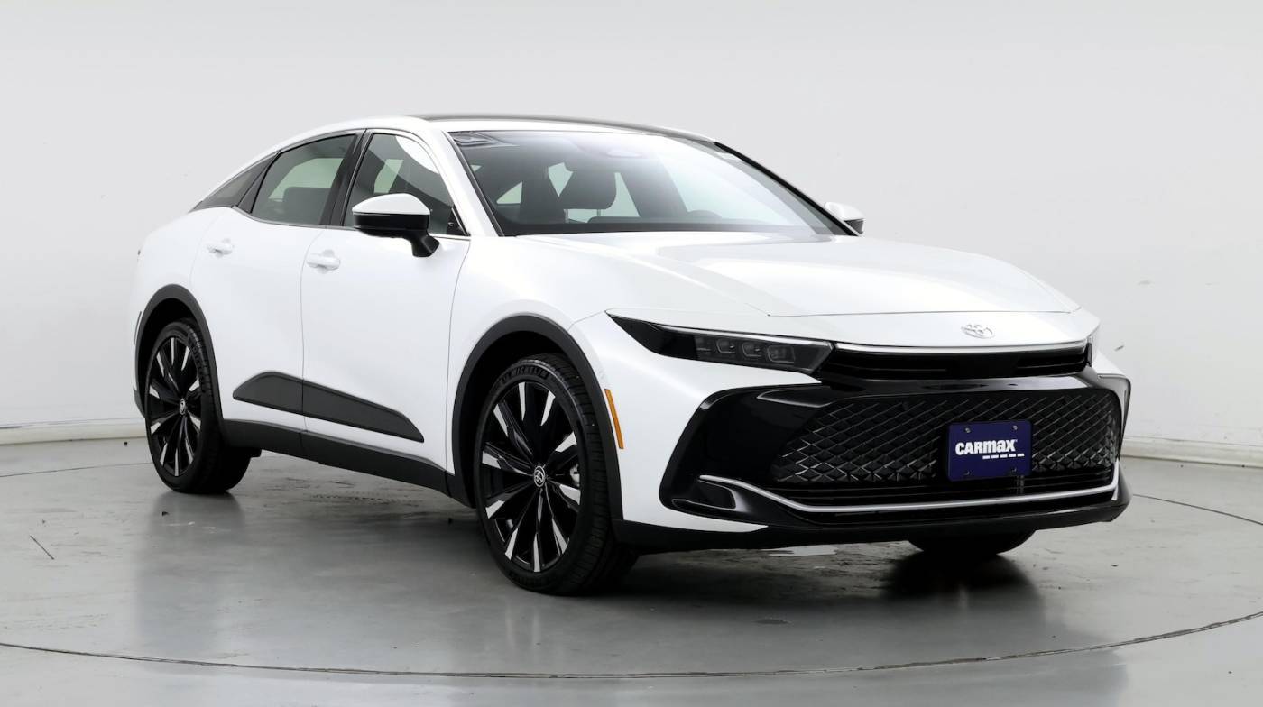 2023 Toyota Crown Platinum — Sedan — 19,231 mi — Indianapolis, IN