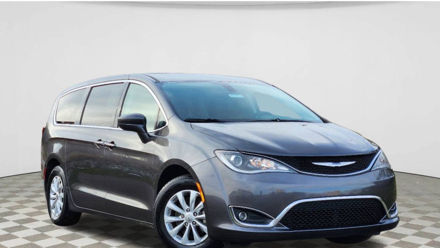 2018 Chrysler Pacifica Touring Plus — Minivan — 183,536 mi — Lawrenceburg, IN