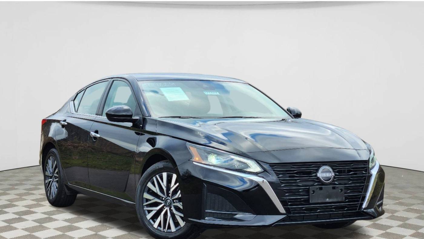 2023 Nissan Altima SV — Sedan — 22,038 mi — Lawrenceburg, IN