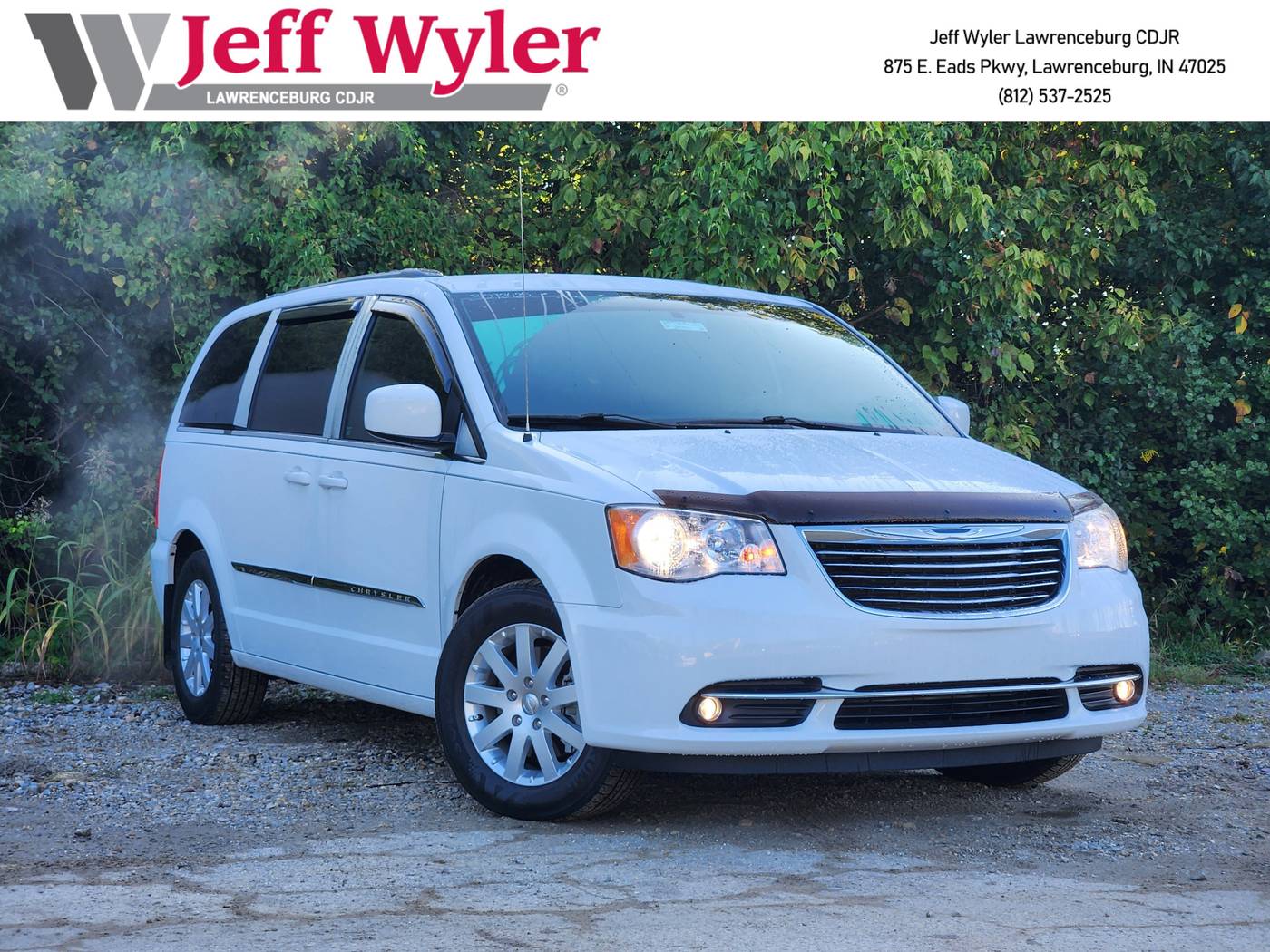 2014 Chrysler Town & Country Touring — Minivan — 69,239 mi — Lawrenceburg, IN