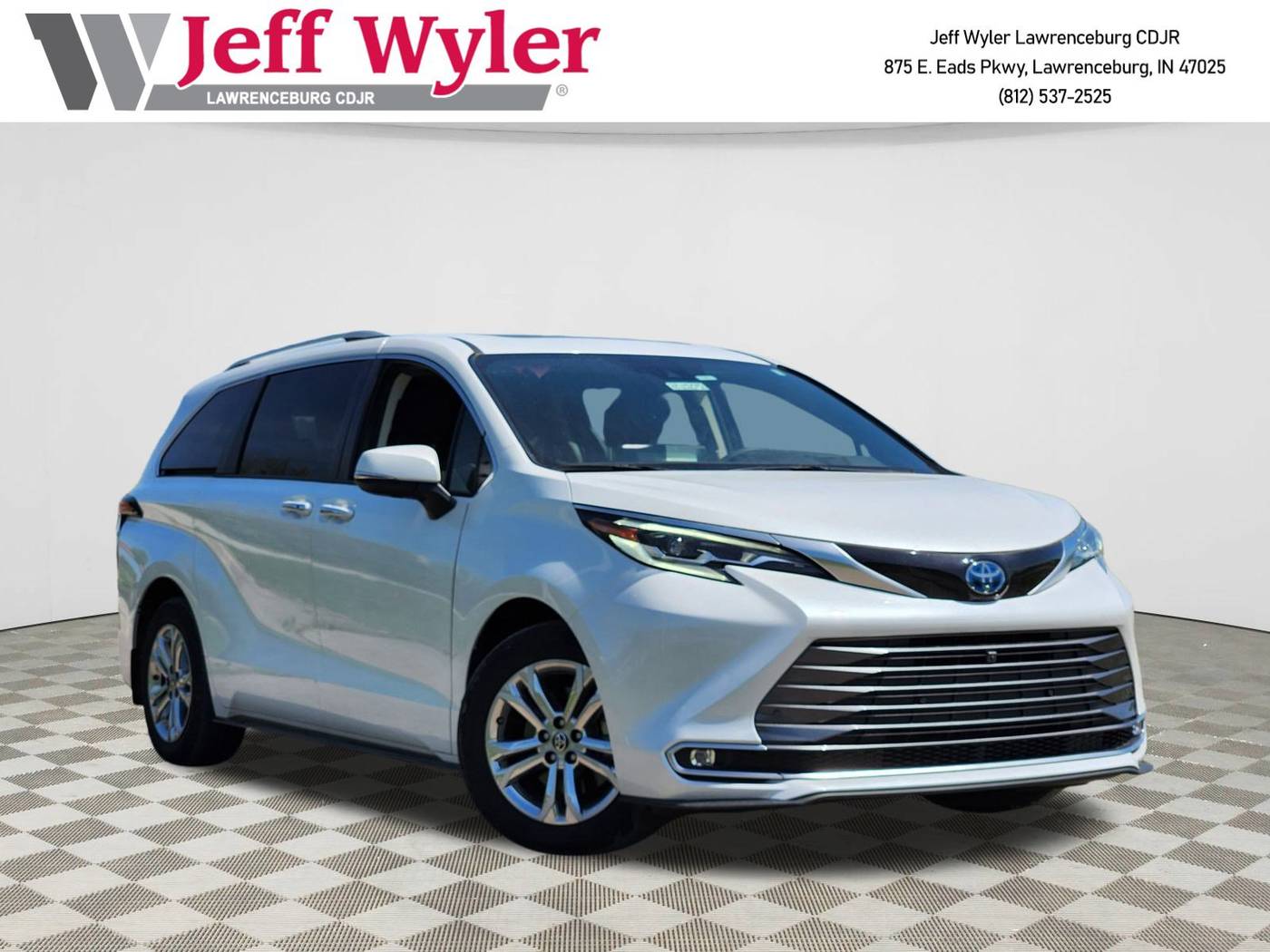2022 Toyota Sienna Platinum — Minivan — 35,967 mi — Lawrenceburg, IN