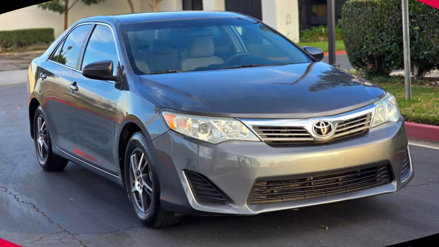 2014 Toyota Camry LE — Sedan — 110,164 mi — Corona, CA