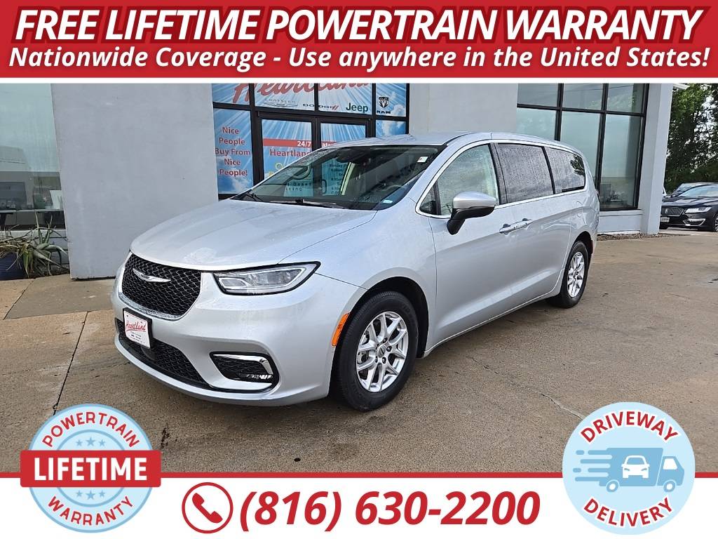2023 Chrysler Pacifica Touring L — Minivan — 71,515 mi — Excelsior Springs, MO