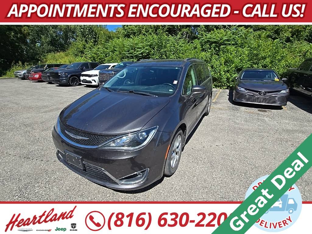 2017 Chrysler Pacifica Touring L — Minivan — 145,687 mi — Excelsior Springs, MO