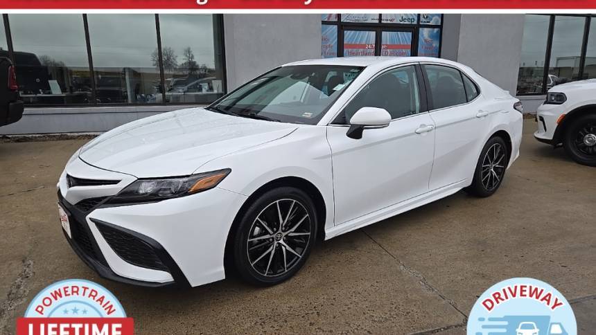 2024 Toyota Camry SE — Sedan — 21,625 mi — Excelsior Springs, MO