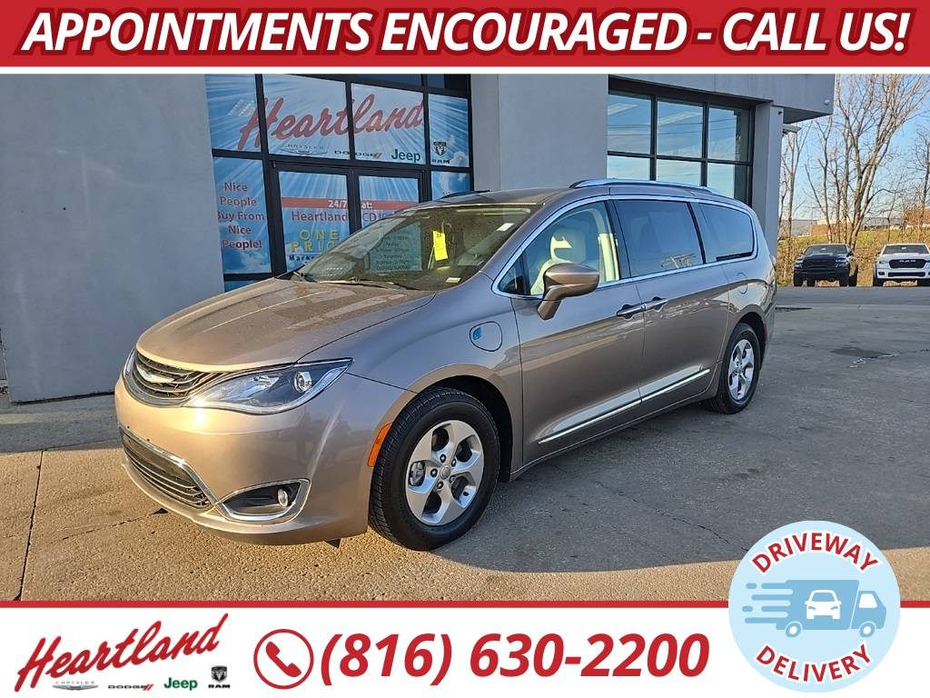 2018 Chrysler Pacifica Hybrid Touring L — Minivan — 96,627 mi — Excelsior Springs, MO