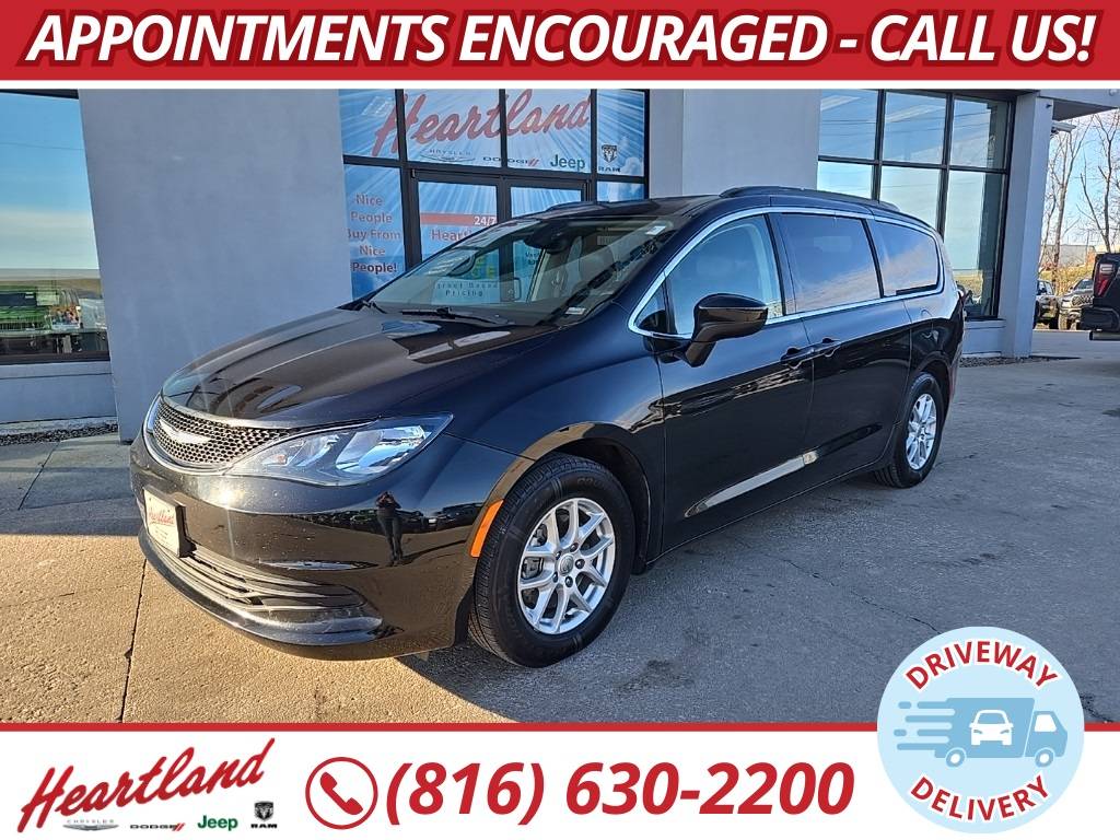 2020 Chrysler Voyager LXI — Minivan — 101,159 mi — Excelsior Springs, MO