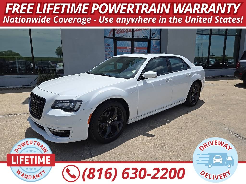 2022 Chrysler 300 Touring L — Sedan — 20,059 mi — Excelsior Springs, MO