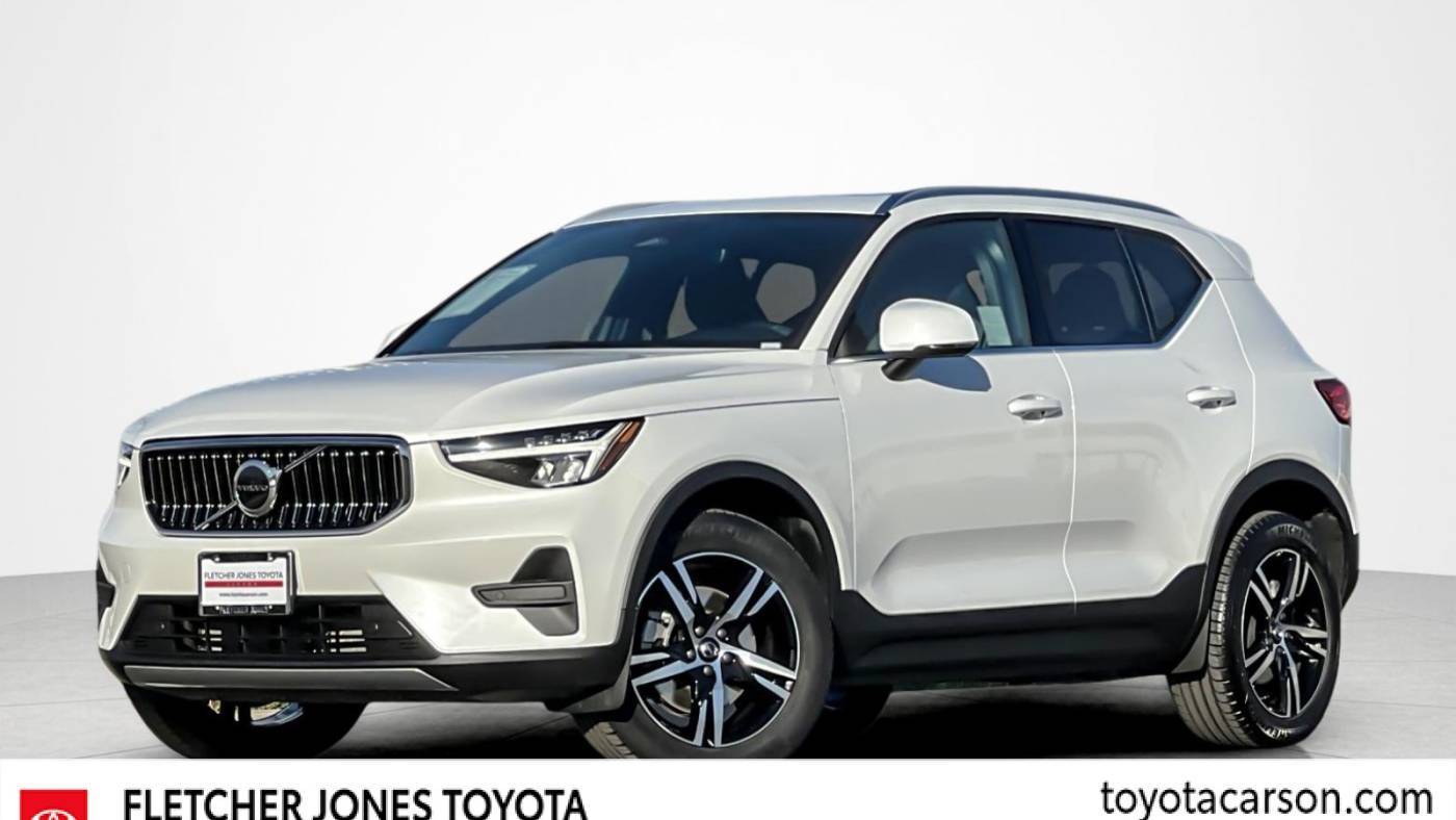 2025 Volvo XC40 Core — SUV — 13,924 mi — Carson, CA