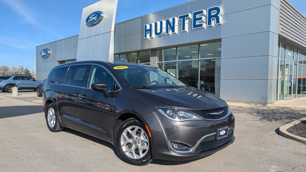 2017 Chrysler Pacifica Touring Plus — Minivan — 69,921 mi — Marion, IN