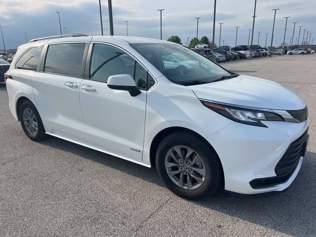 2021 Toyota Sienna LE — Minivan — 56,826 mi — Evansville, IN