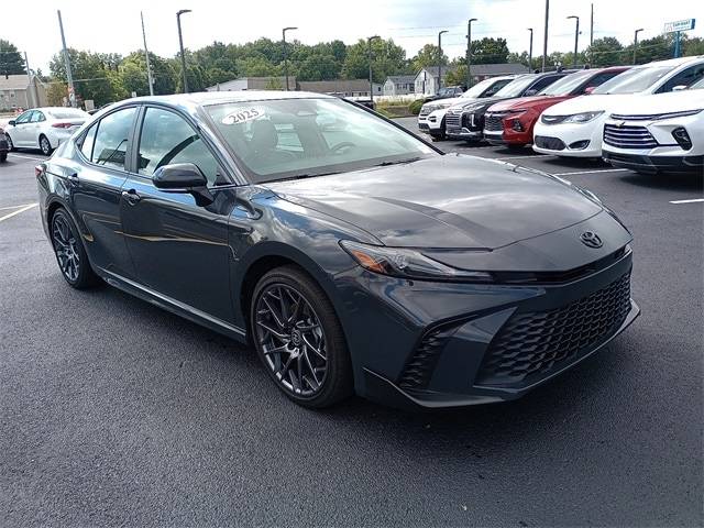 2025 Toyota Camry Hybrid SE — Sedan — 8,613 mi — Evansville, IN