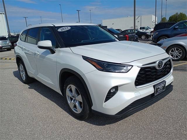 2023 Toyota Highlander LE — SUV — 50,487 mi — Evansville, IN
