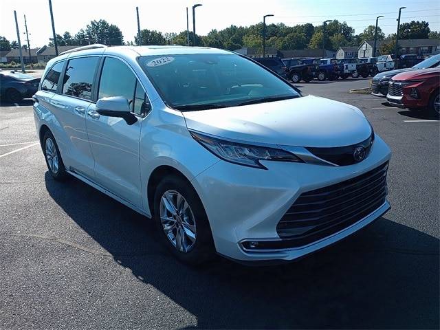 2022 Toyota Sienna Limited — Minivan — 14,426 mi — Evansville, IN