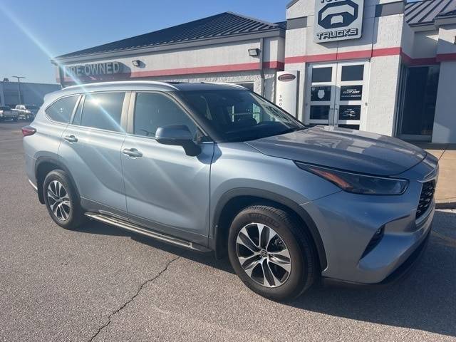 2023 Toyota Highlander XLE — SUV — 35,578 mi — Evansville, IN