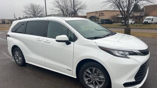 2021 Toyota Sienna LE — Minivan — 88,244 mi — Evansville, IN