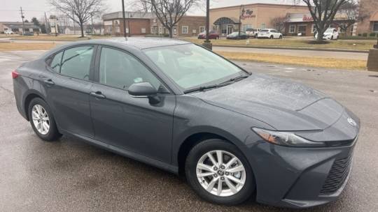 2025 Toyota Camry LE — Sedan — 6,556 mi — Evansville, IN
