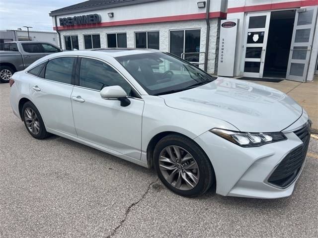 2022 Toyota Avalon XLE — Sedan — 25,608 mi — Evansville, IN
