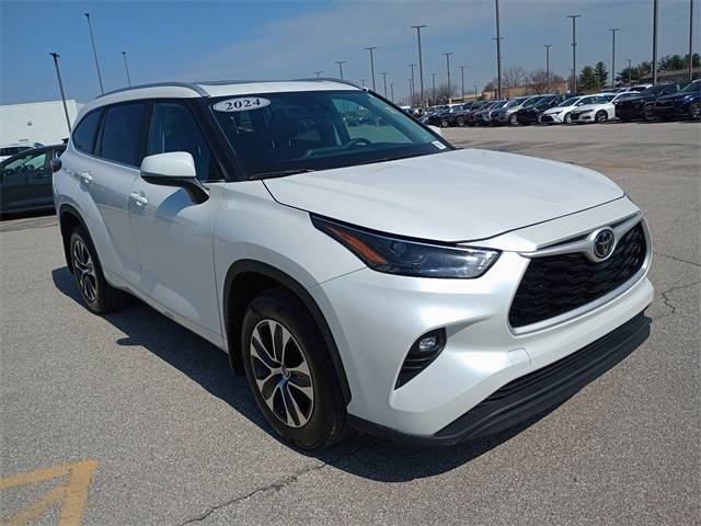 2024 Toyota Highlander XLE — SUV — 24,942 mi — Evansville, IN