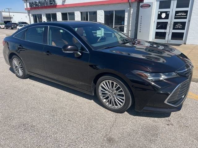 2020 Toyota Avalon Limited — Sedan — 28,746 mi — Evansville, IN