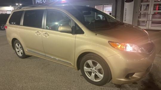 2011 Toyota Sienna LE — Minivan — 171,005 mi — Evansville, IN