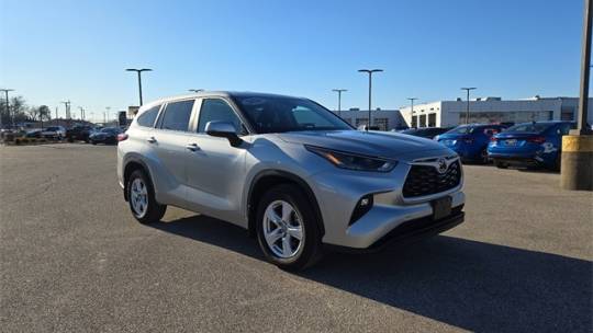 2024 Toyota Highlander LE — SUV — 18,288 mi — Evansville, IN