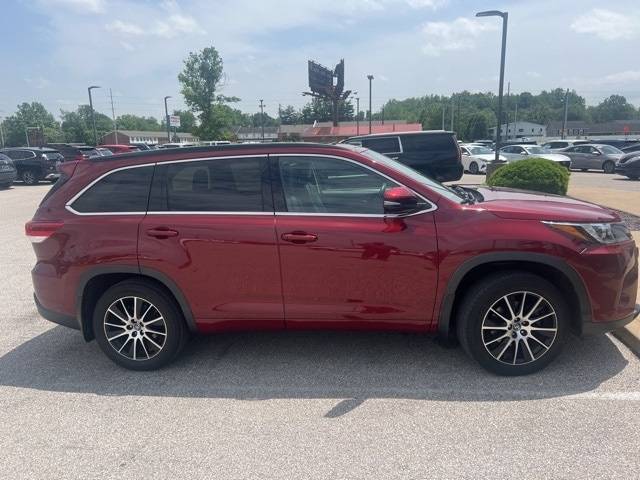 2017 Toyota Highlander SE V6 — SUV — 77,125 mi — Evansville, IN