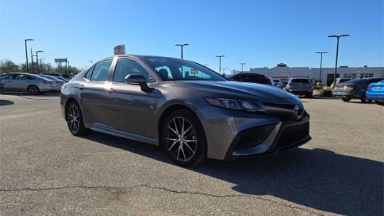 2022 Toyota Camry SE — Sedan — 58,480 mi — Evansville, IN