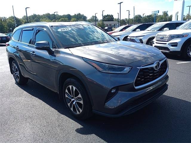 2021 Toyota Highlander XLE — SUV — 51,904 mi — Evansville, IN