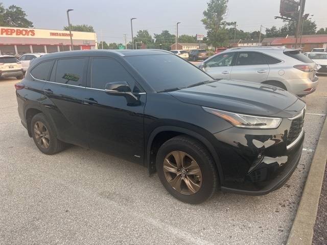 2023 Toyota Highlander Hybrid Bronze Edition — SUV — 33,378 mi — Evansville, IN