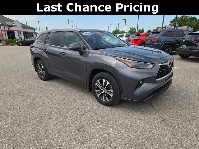 2023 Toyota Highlander XLE — SUV — 20,425 mi — Evansville, IN