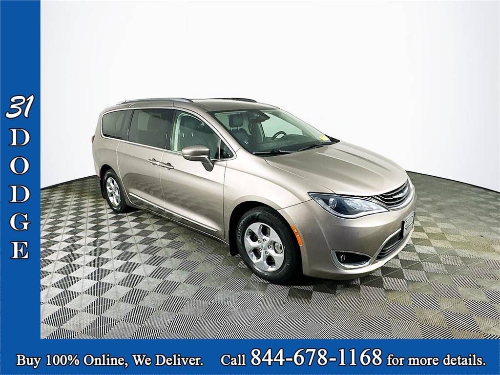 2018 Chrysler Pacifica Hybrid Touring L — Minivan — 89,936 mi — Kernersville, NC