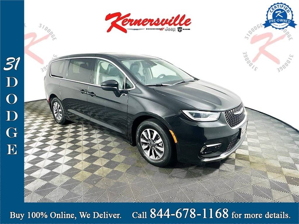 2023 Chrysler Pacifica Hybrid Touring L — Minivan — 82,582 mi — Kernersville, NC
