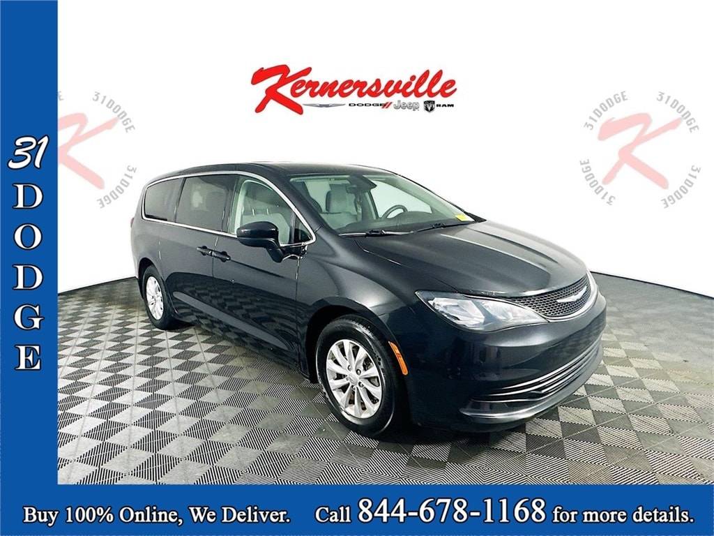 2017 Chrysler Pacifica Touring — Minivan — 71,146 mi — Kernersville, NC