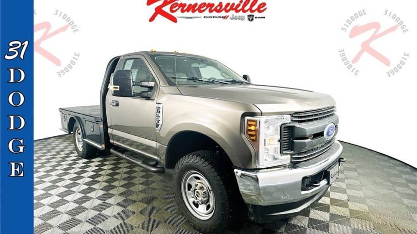 2019 Ford Super Duty F-350 Chassis Cab XL — Chassis Cab Truck — 140,591 mi — Kernersville, NC