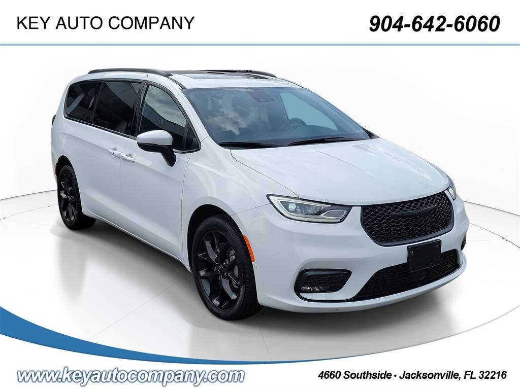 2023 Chrysler Pacifica Touring L — Minivan — 26,440 mi — Jacksonville, FL